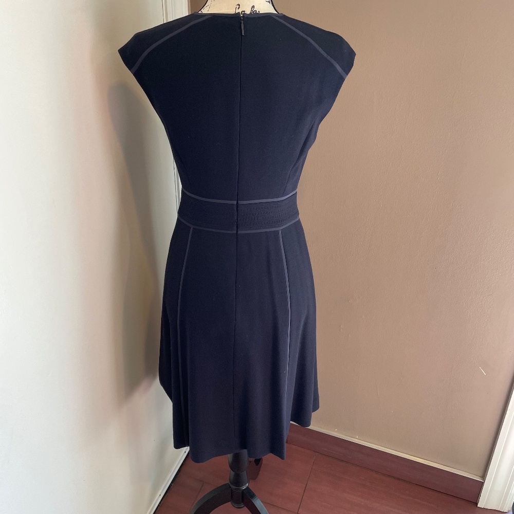 Tory Burch sleeveless wool crepe dress - Picture 5 of 9